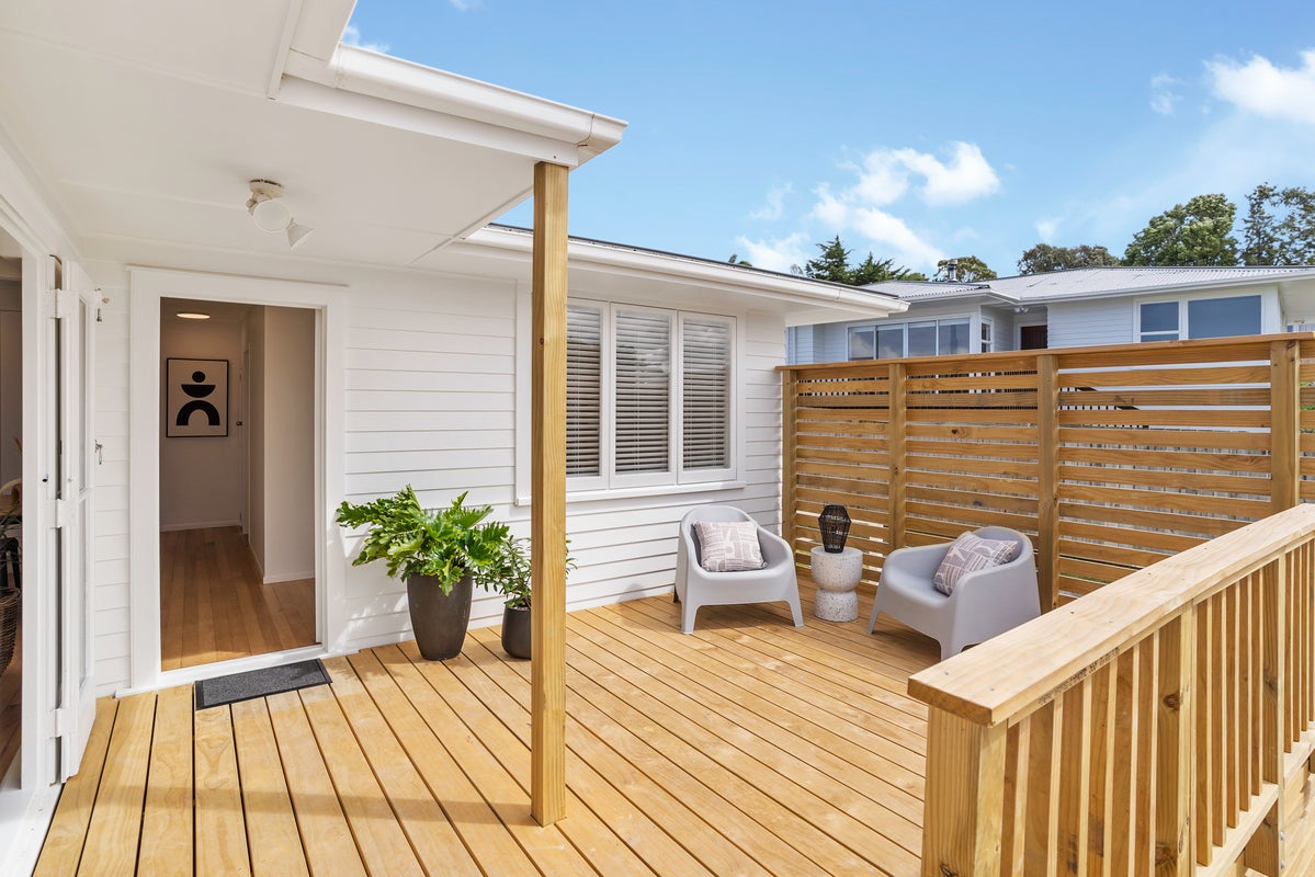 1/23 Fairclough Road, Beach Haven, Auckland - Carousel 1