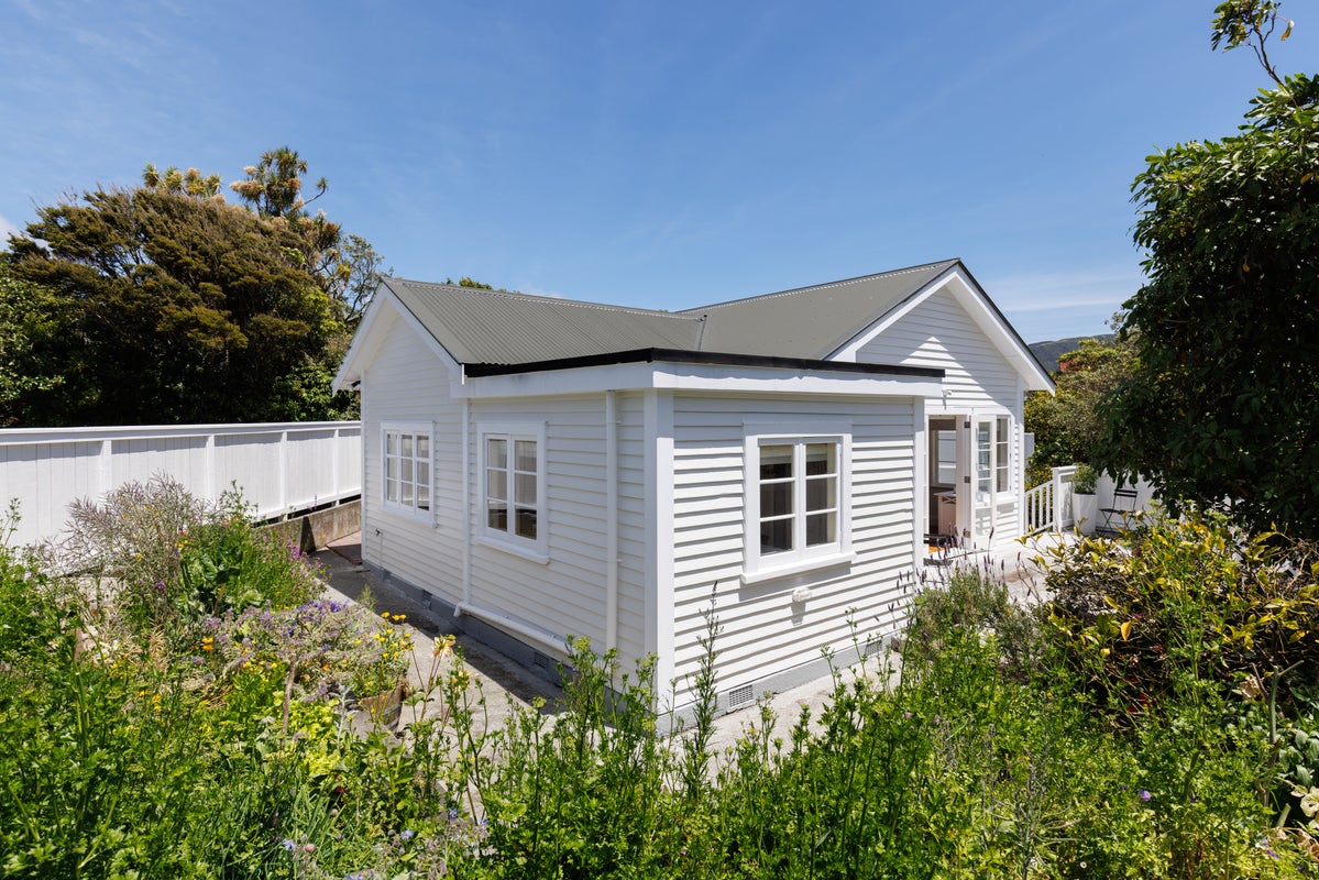 4/16 Ngatoto Street, Ngaio, Wellington - Carousel 1