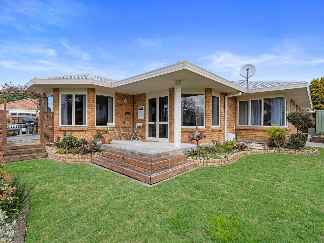 35 Huntington Drive, Bethlehem, Tauranga - Carousel 1