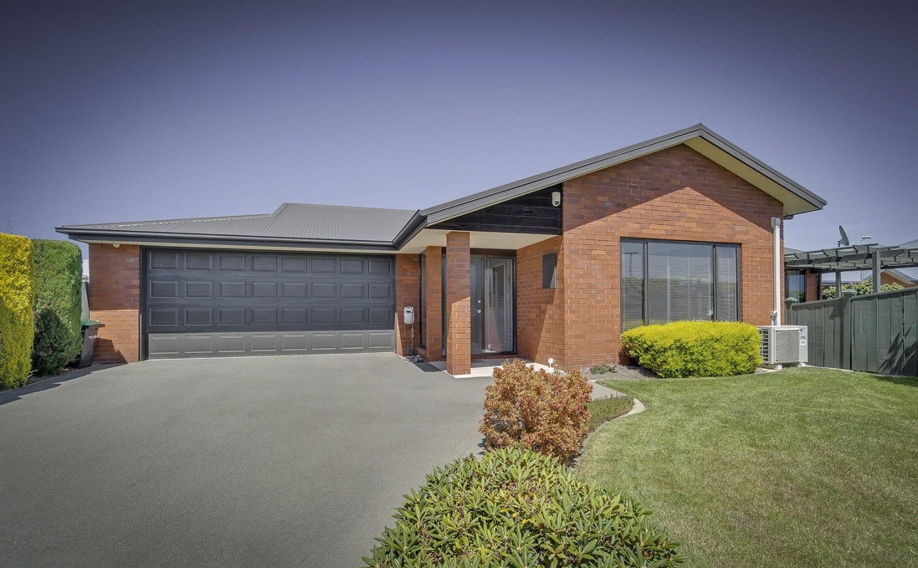 12 Highwood Lane, Burnside, Christchurch - Carousel 1
