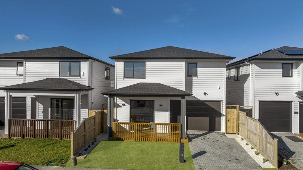 7 Woven Place, Karaka, Papakura - Carousel 1