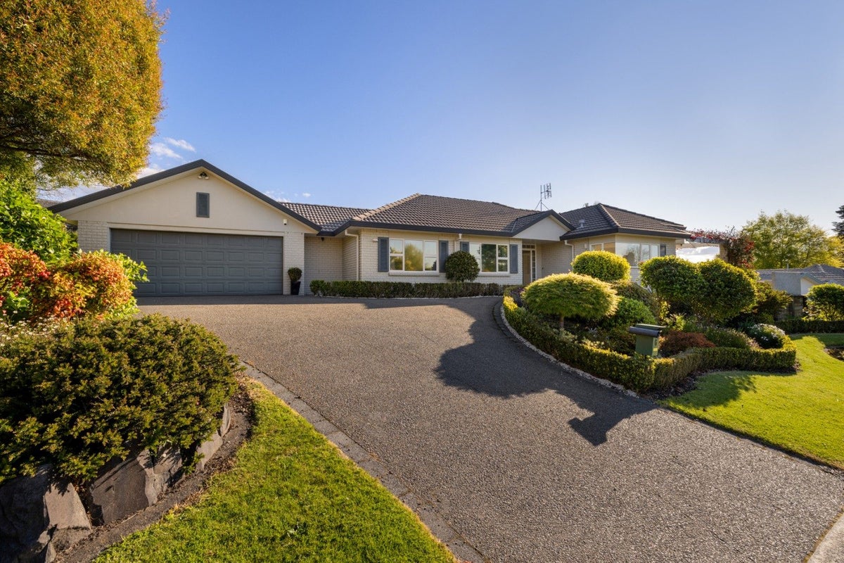 6 Bethlehem Heights, Bethlehem, Tauranga - Carousel 1