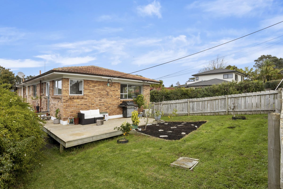 1/27 Akehurst Avenue, New Lynn, Auckland - Carousel 2