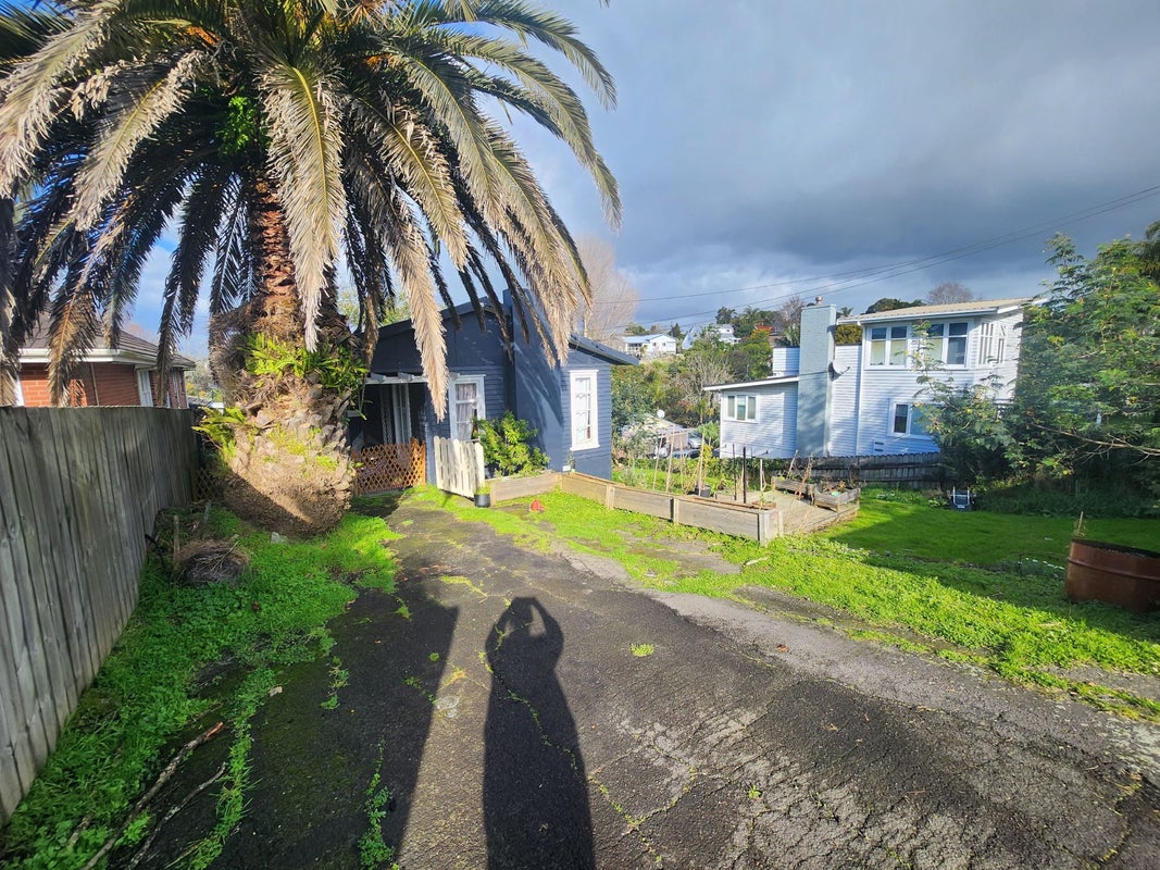 27 Glenfern Road, Mellons Bay, Auckland - Carousel 1