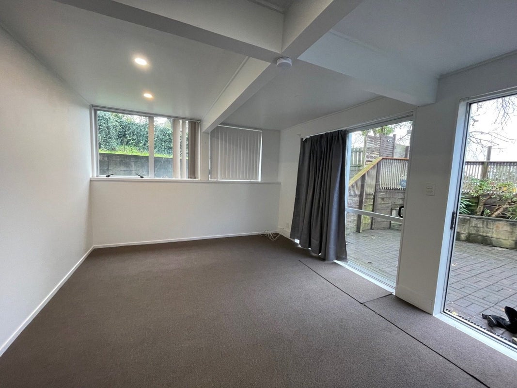 9 Joshua Place, Weymouth, Auckland - Carousel 1