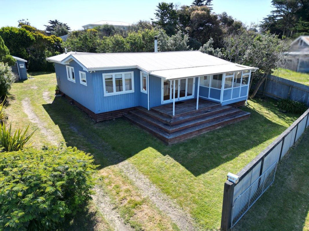 11 Fabrin Street, Foxton Beach, Foxton - Carousel 1