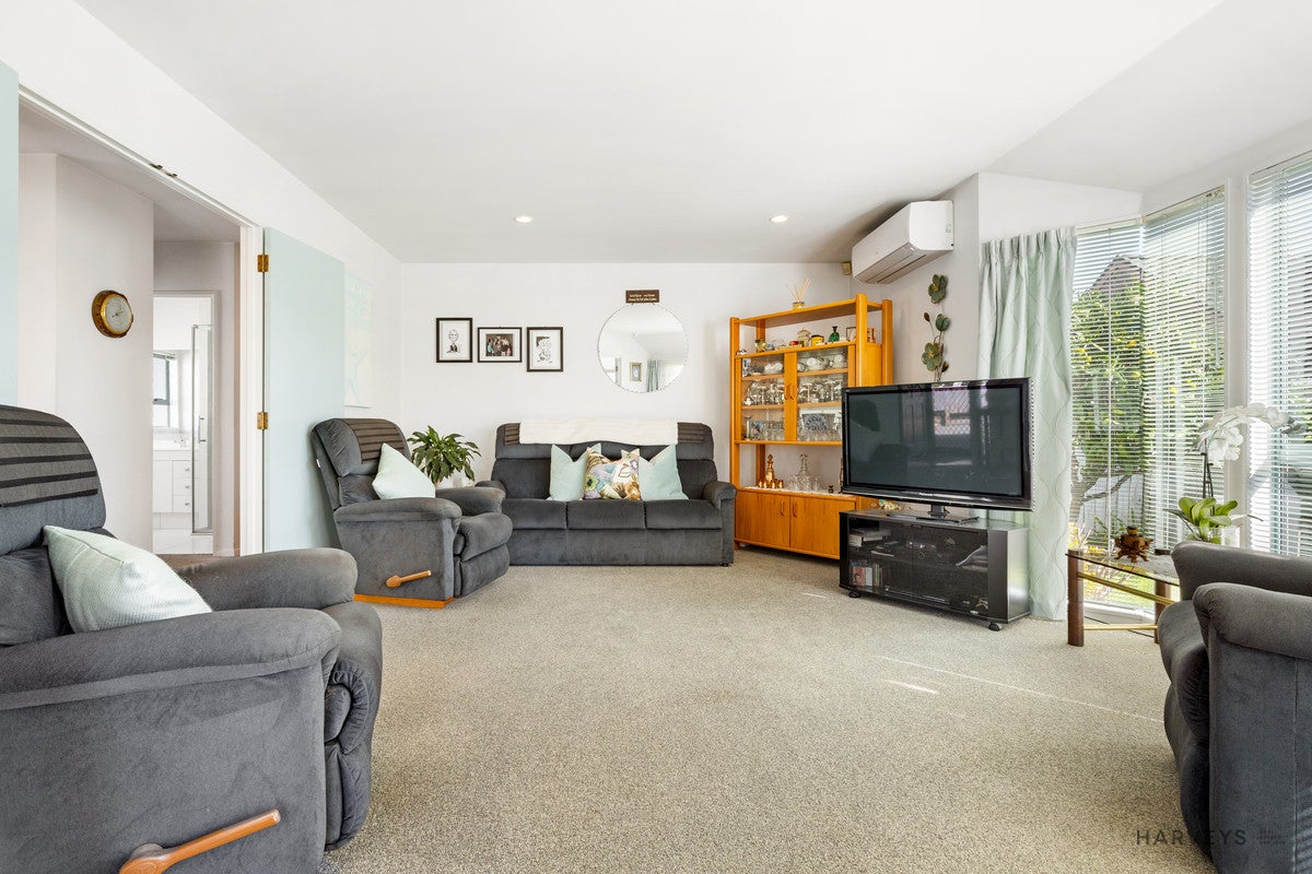 1/447 Blockhouse Bay Road, Blockhouse Bay, Auckland - Carousel 2
