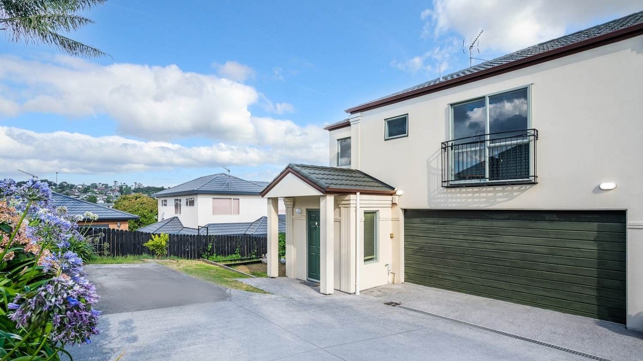 6B Andover Way, Goodwood Heights, Auckland - Carousel 1