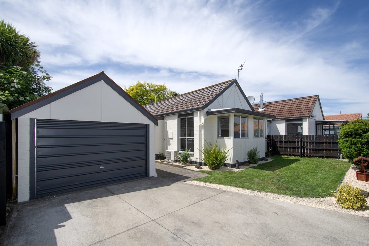 1/20A McBratneys Road, Dallington, Christchurch - Carousel 1