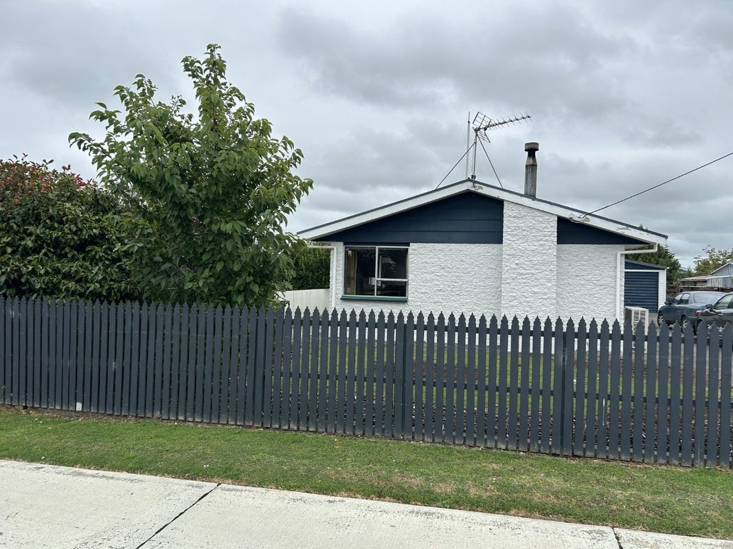 8 Drury Lane, Grasmere, Invercargill - Carousel 2