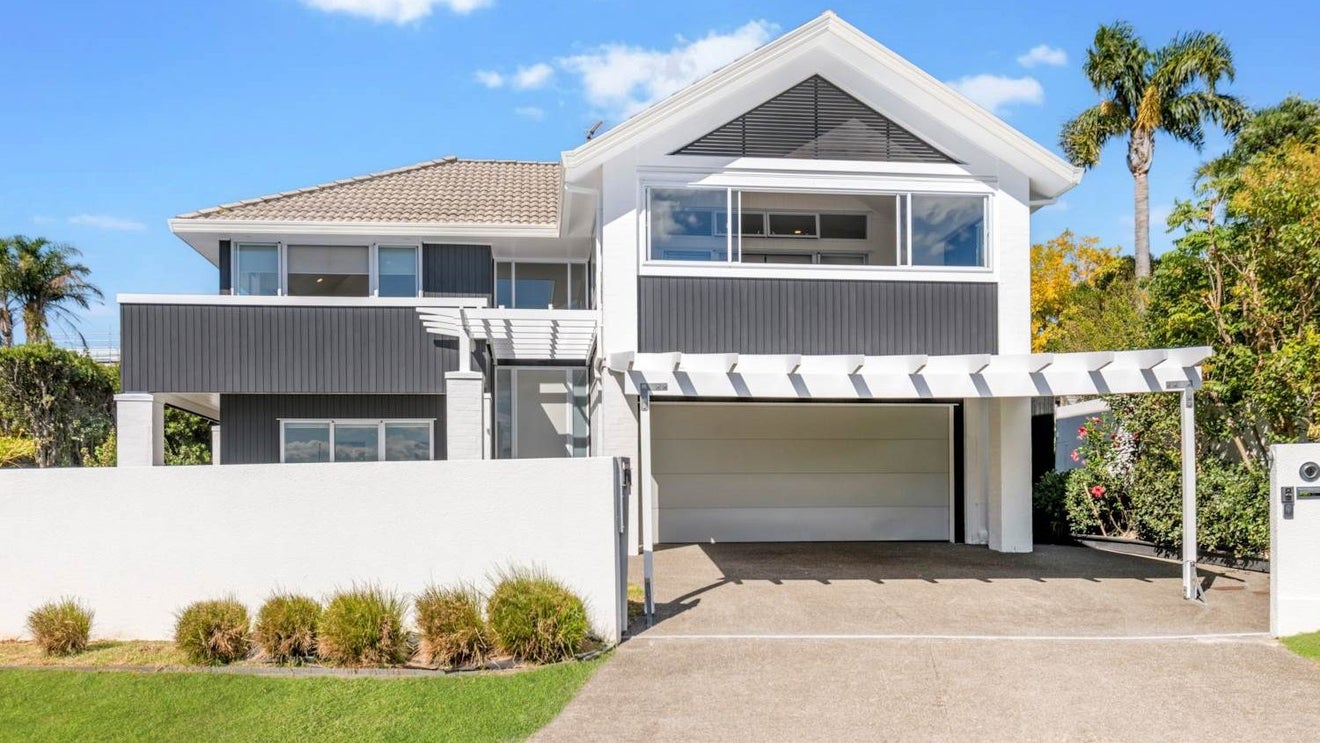 1/7 Musick Point Road, Bucklands Beach, Auckland - Carousel 1