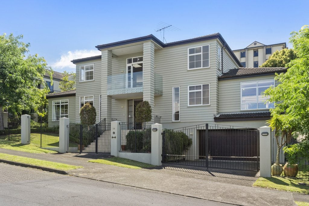 18 Summerhill Place, St Heliers, Auckland - Carousel 1