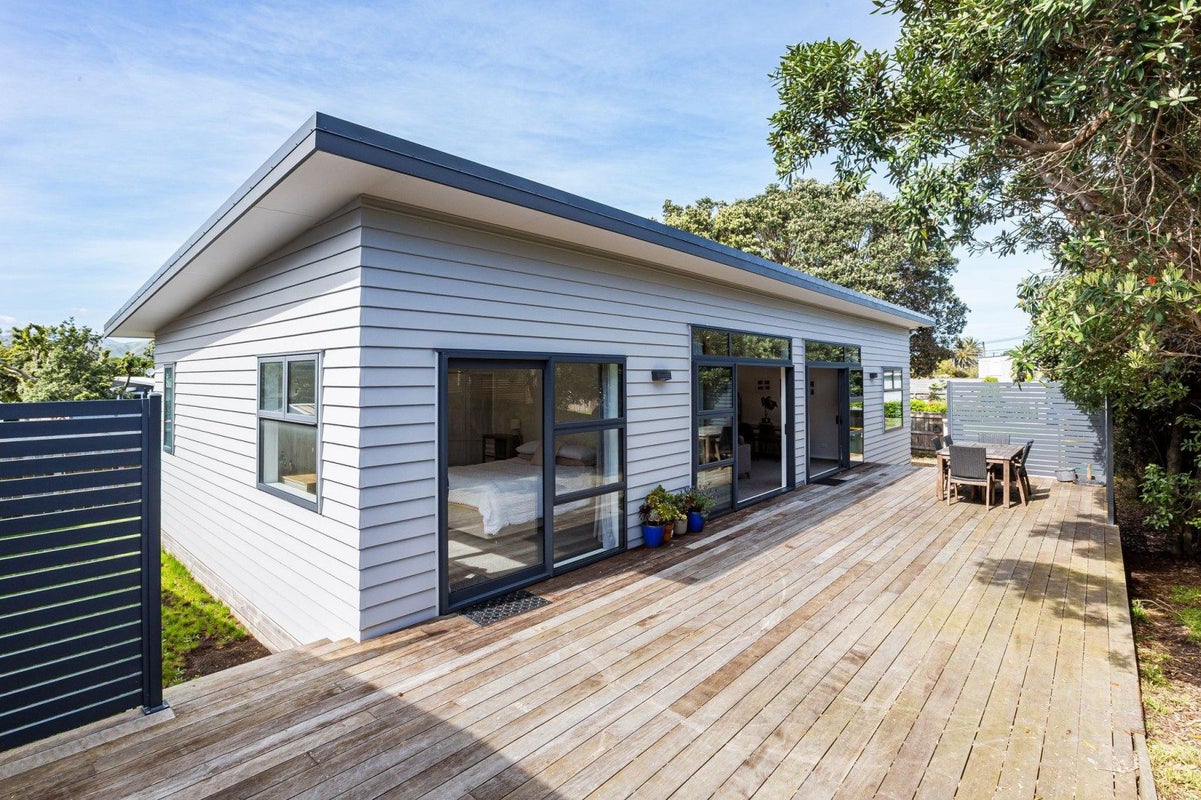 23 Hughes Street, Waikanae Beach, Waikanae - Carousel 1