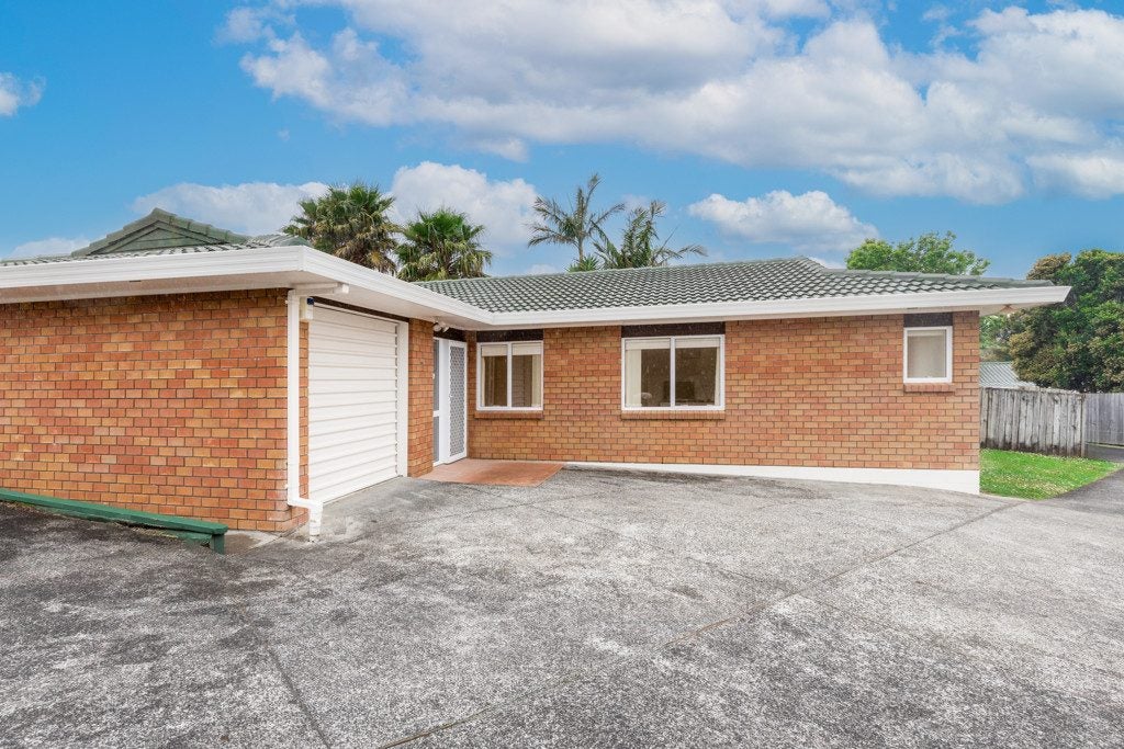 1/100 Rhinevale Close, Henderson, Auckland - Carousel 2