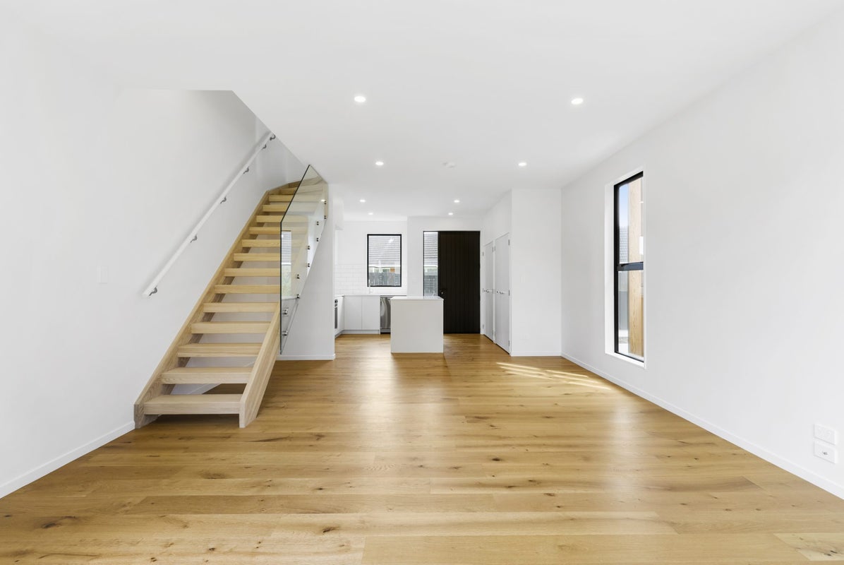 11/82 East Coast Road, Milford, Auckland - Carousel 14