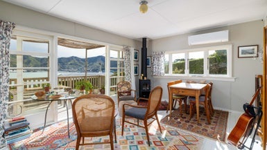 39 Ranui Crescent, Diamond Harbour, Lyttelton - Carousel 1