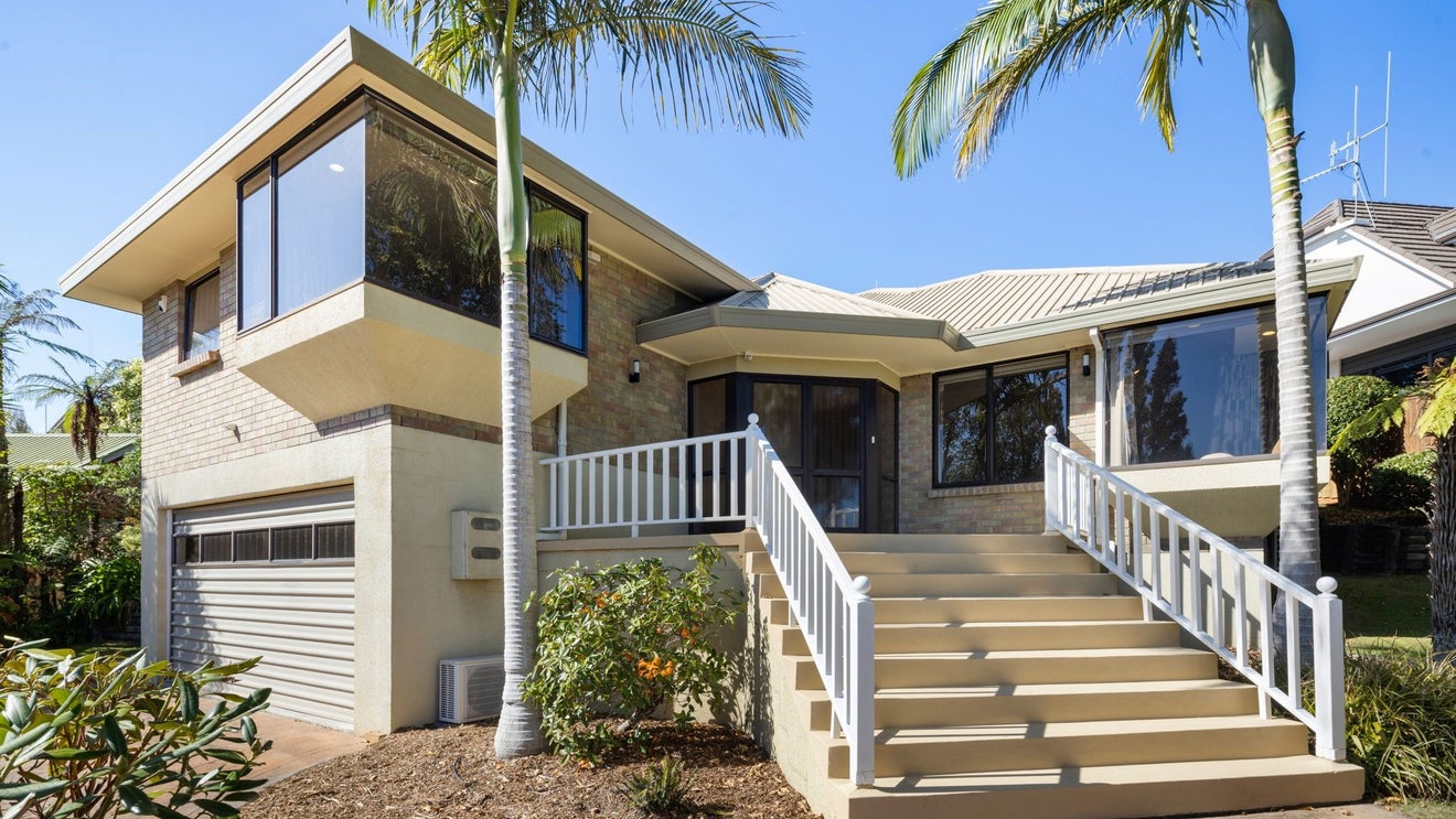 800 River Road, Chartwell, Hamilton - Carousel 1