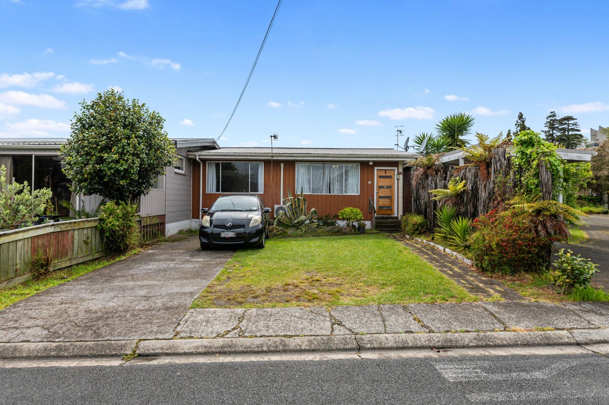 1B Rangipahere Street, Ohinemutu, Rotorua - Carousel 1