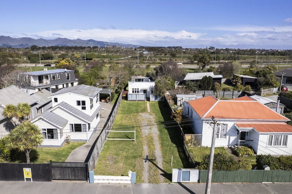 388 Keyes Road, New Brighton, Christchurch - Carousel 1