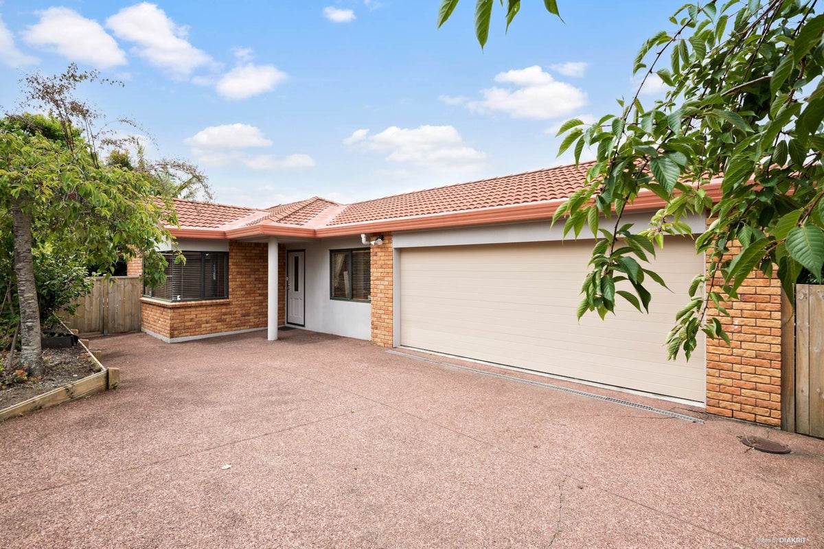 15 Calypso Way, Unsworth Heights, Auckland - Carousel 1
