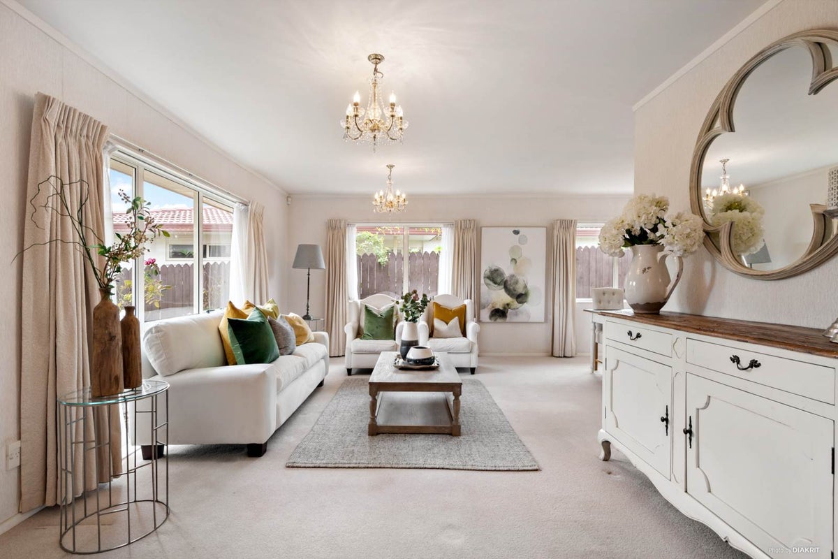 53 Kilimanjaro Drive, Northpark, Auckland - Carousel 2