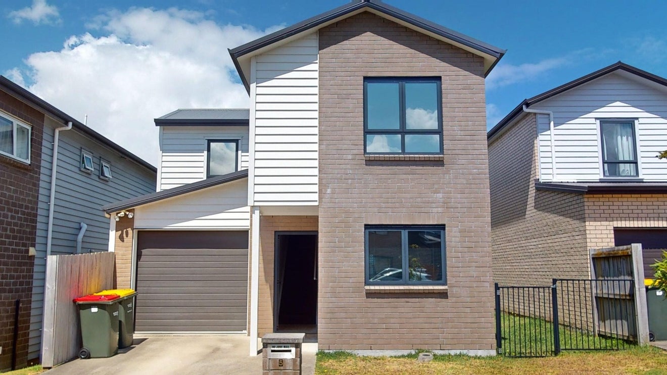 5 Apa Street, Weymouth, Auckland - Carousel 1