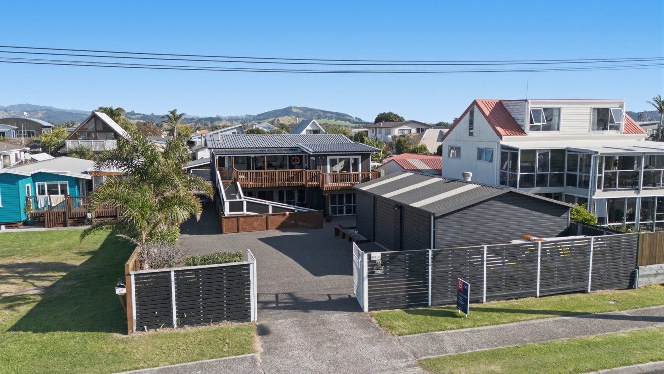 476 Papamoa Beach Road, Papamoa Beach, Papamoa - Carousel 1