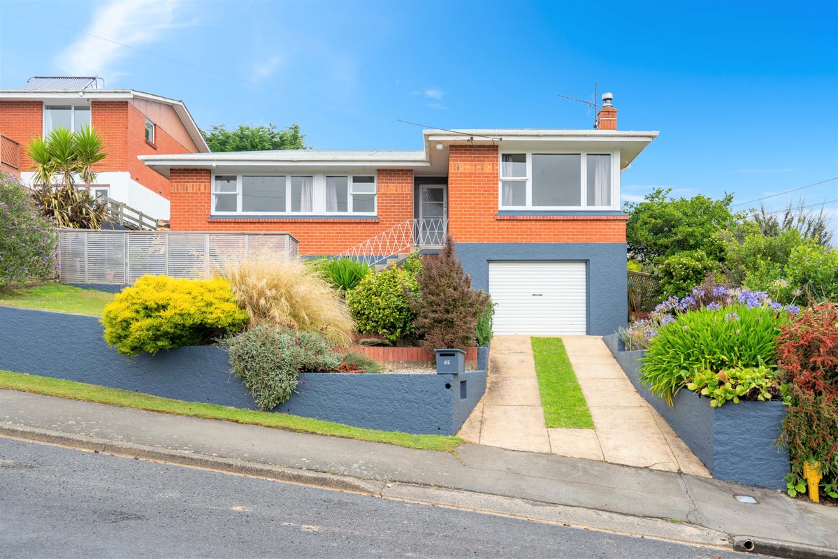62 Campbells Road, Pine Hill, Dunedin - Carousel 1
