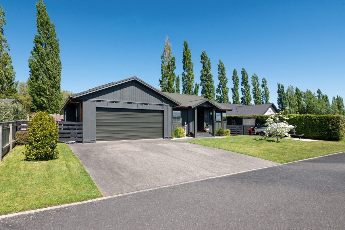 120 Kinloch Road, Kinloch, Taupo - Carousel 1