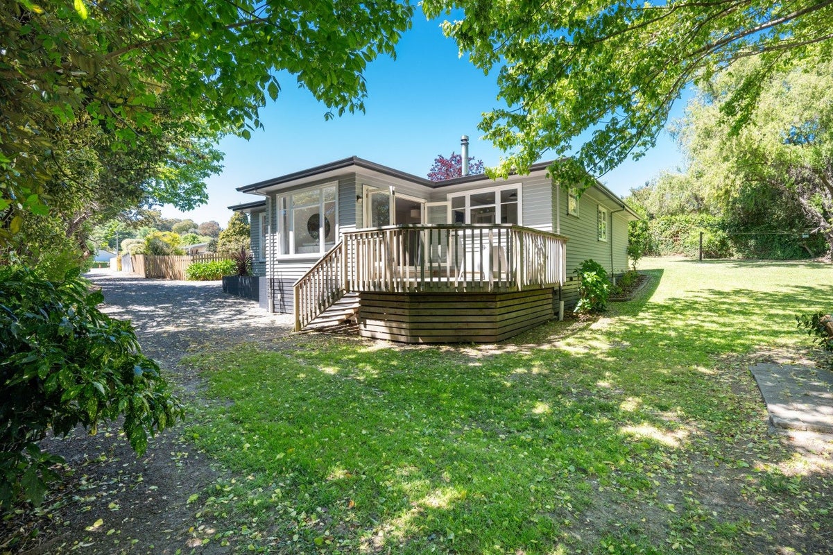 18 Margaret Avenue, Havelock North, Havelock North - Carousel 1