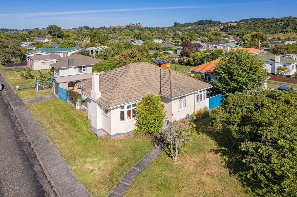 7 Roberts Avenue, Aramoho, Whanganui - Carousel 1