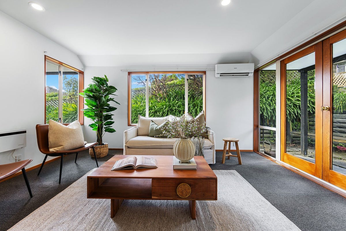 2/118 Centaurus Road, Huntsbury, Christchurch - Carousel 1