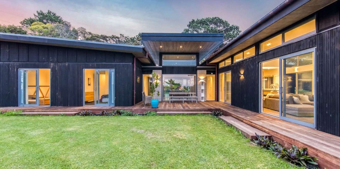 14 Stevensons Crescent, Albany - Carousel 1
