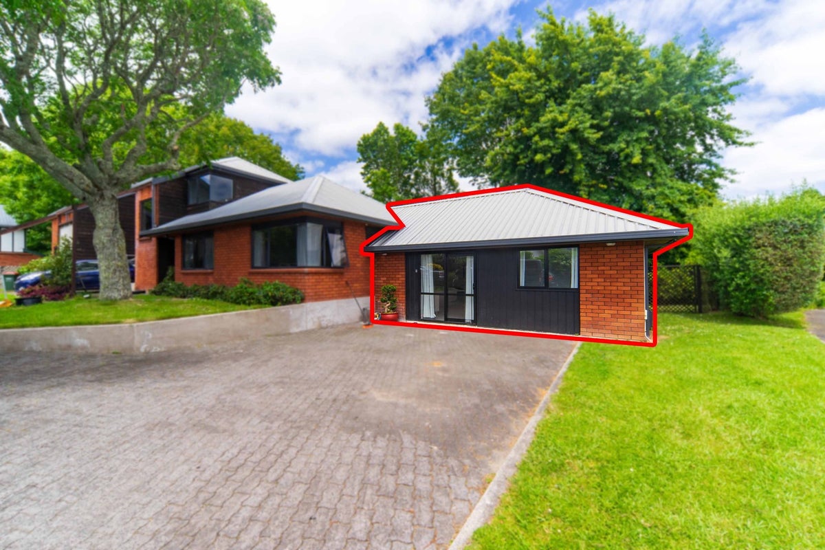 38 Woodland Drive, Flagstaff, Hamilton - Carousel 1