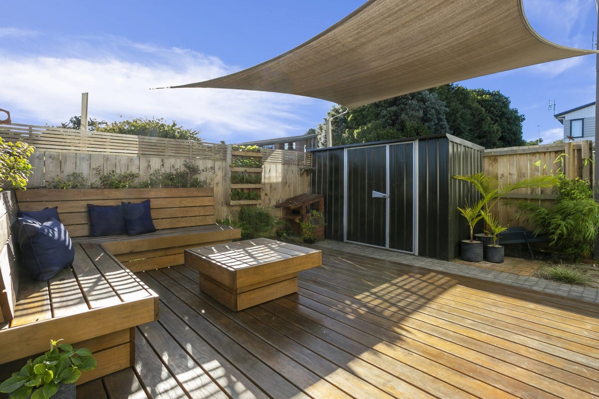 2 Jean Alma Lane, Wattle Downs, Auckland - Carousel 1