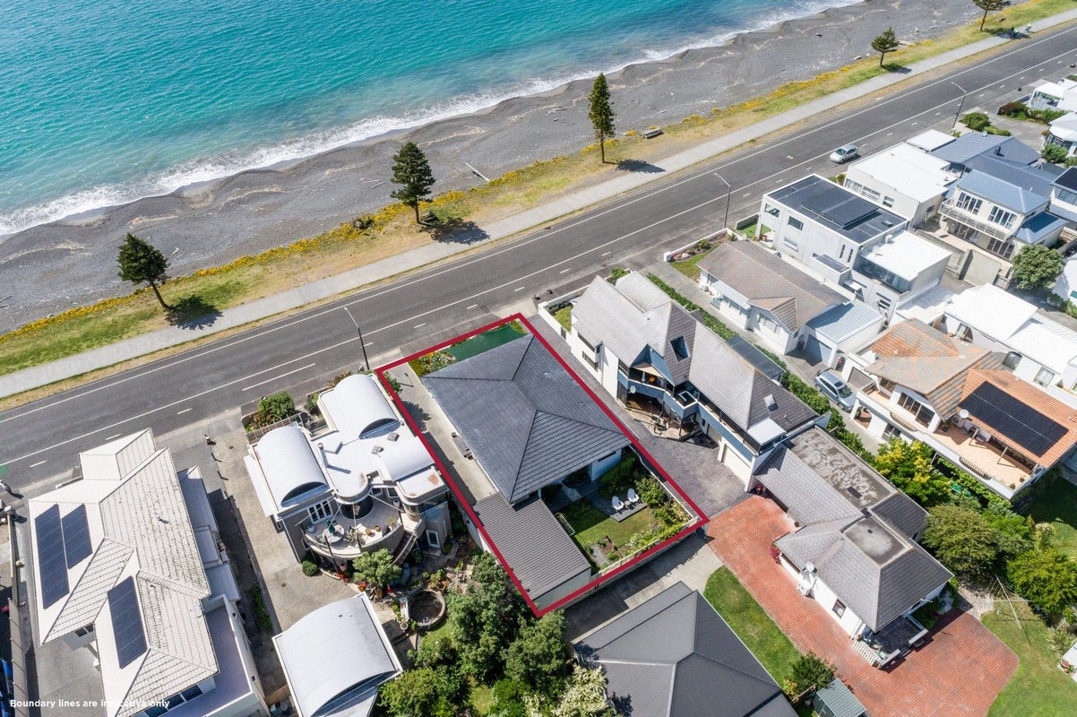 77 The Esplanade, Westshore, Napier - Carousel 2