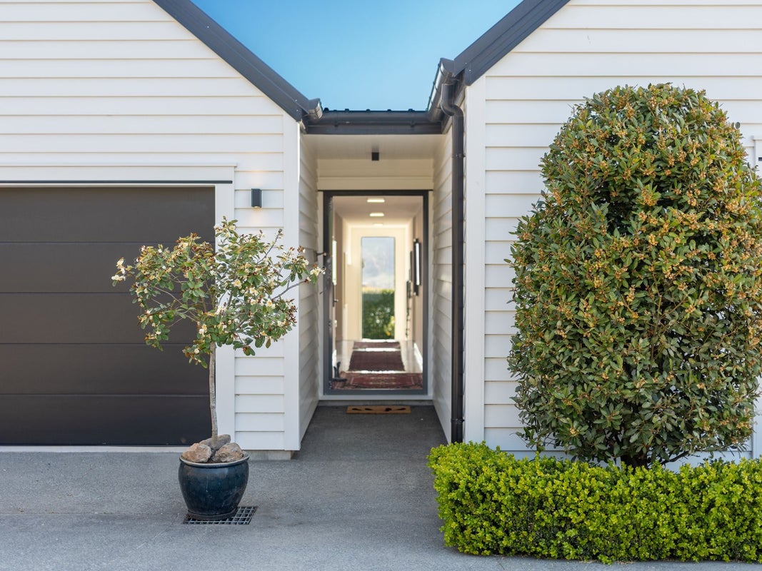 285 Cannon Hill Crescent, Mount Pleasant, Christchurch - Carousel 2