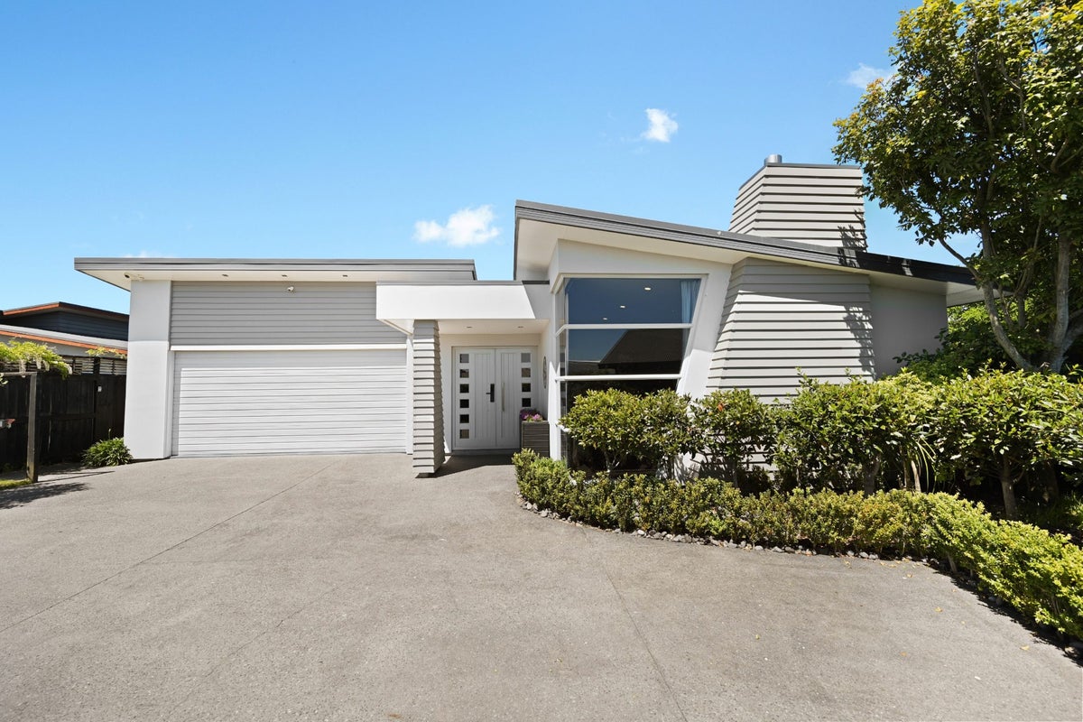16 Whistler Close, Rototuna North, Hamilton - Carousel 1