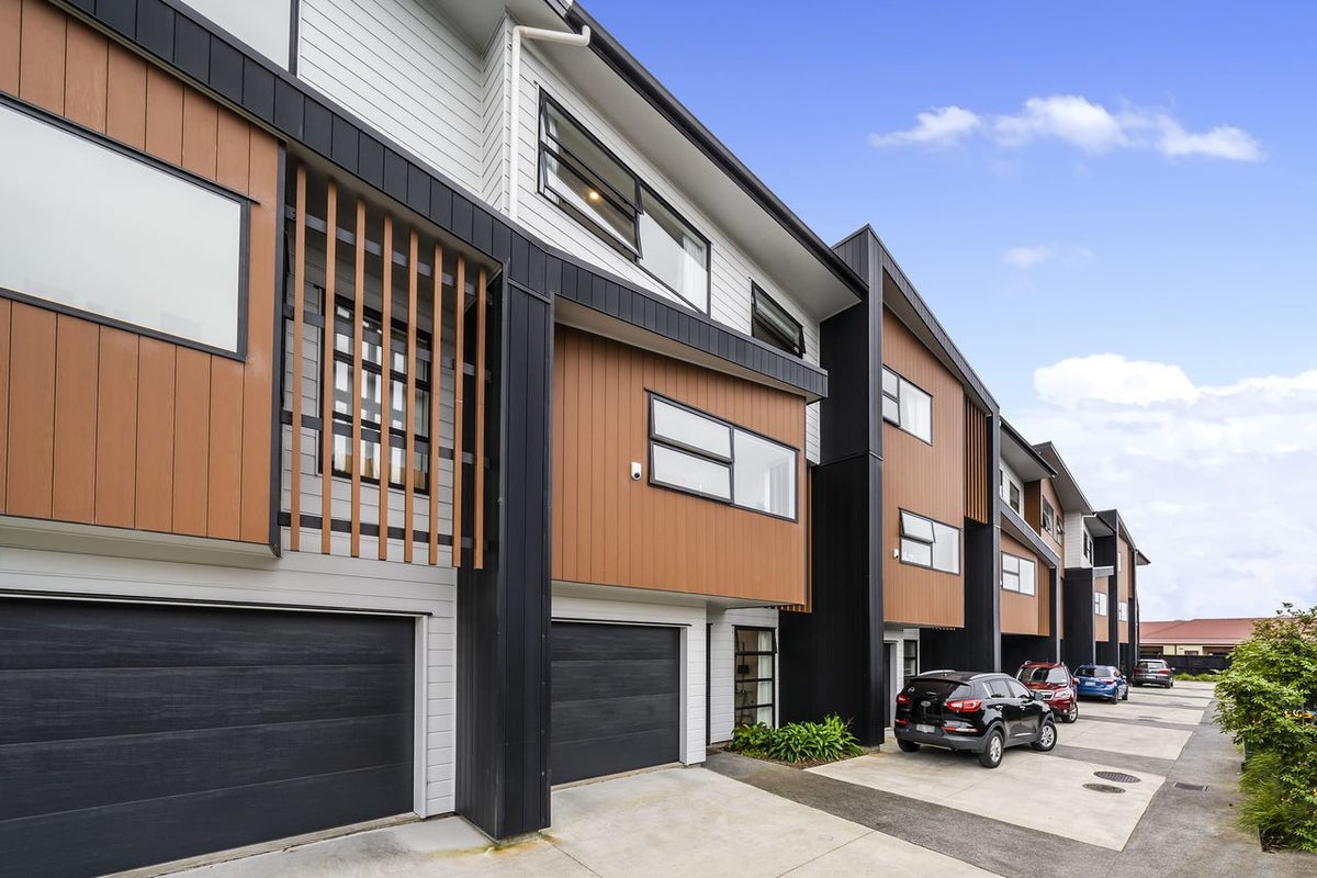 2/836 Manukau Road, Onehunga, Auckland - Carousel 2