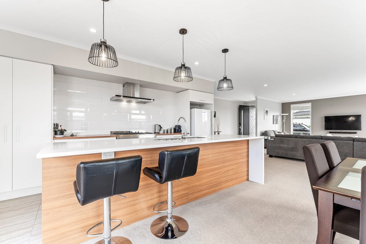 4 Kiwa Crescent, Gulf Harbour, Whangaparaoa - Carousel 2
