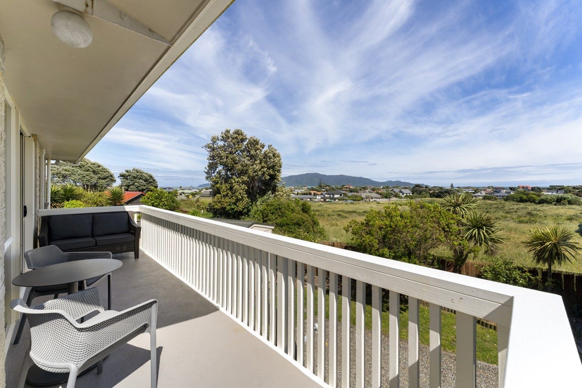67 Queens Road, Waikanae Beach, Waikanae - Carousel 1
