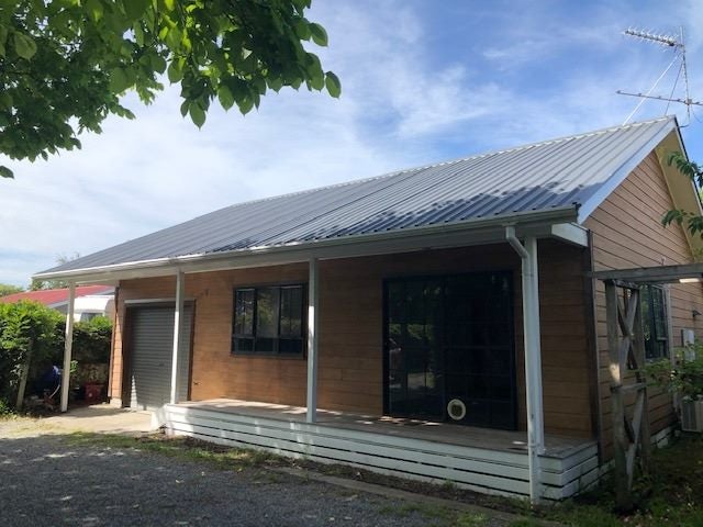 7B Clifton Avenue, Carterton, Carterton - Carousel 1