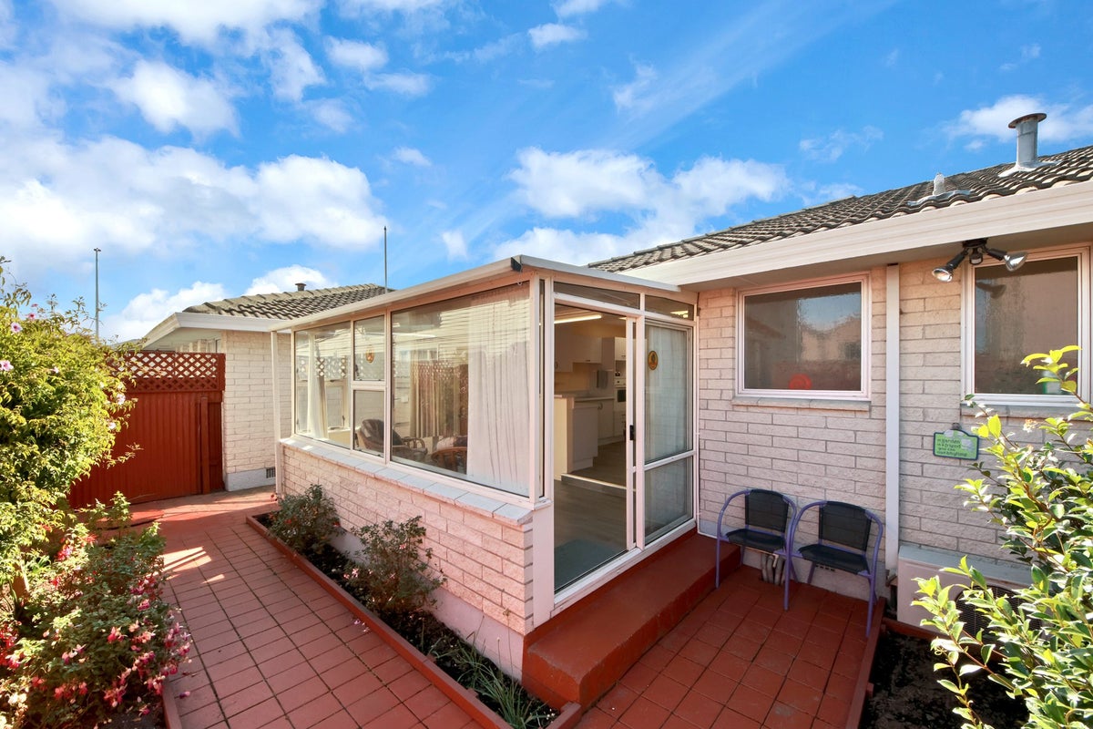 3/126 Stanmore Road, Linwood, Christchurch - Carousel 1