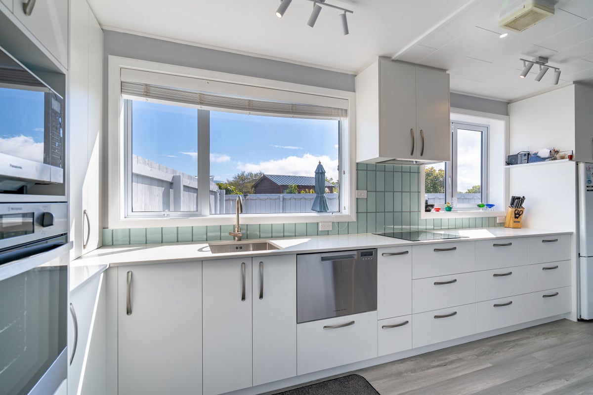 99A Easther Crescent, Kew, Dunedin - Carousel 2