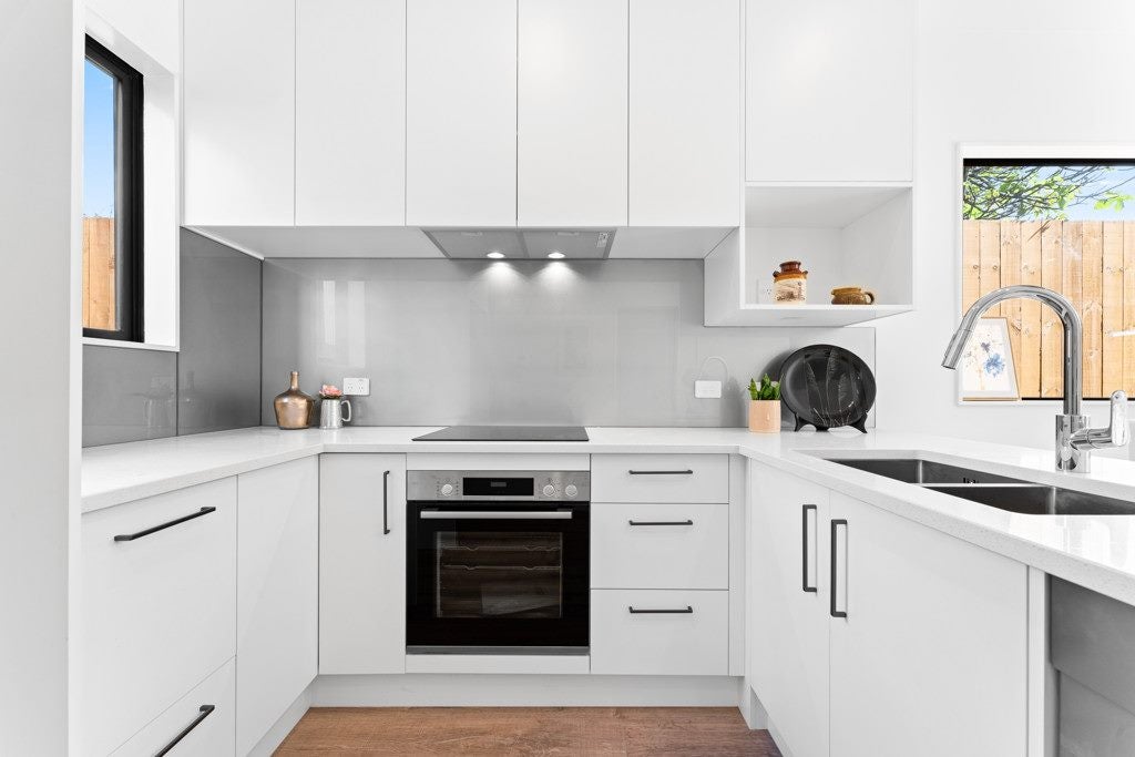 2/91 Beach Road, Te Atatu Peninsula, Auckland - Carousel 2