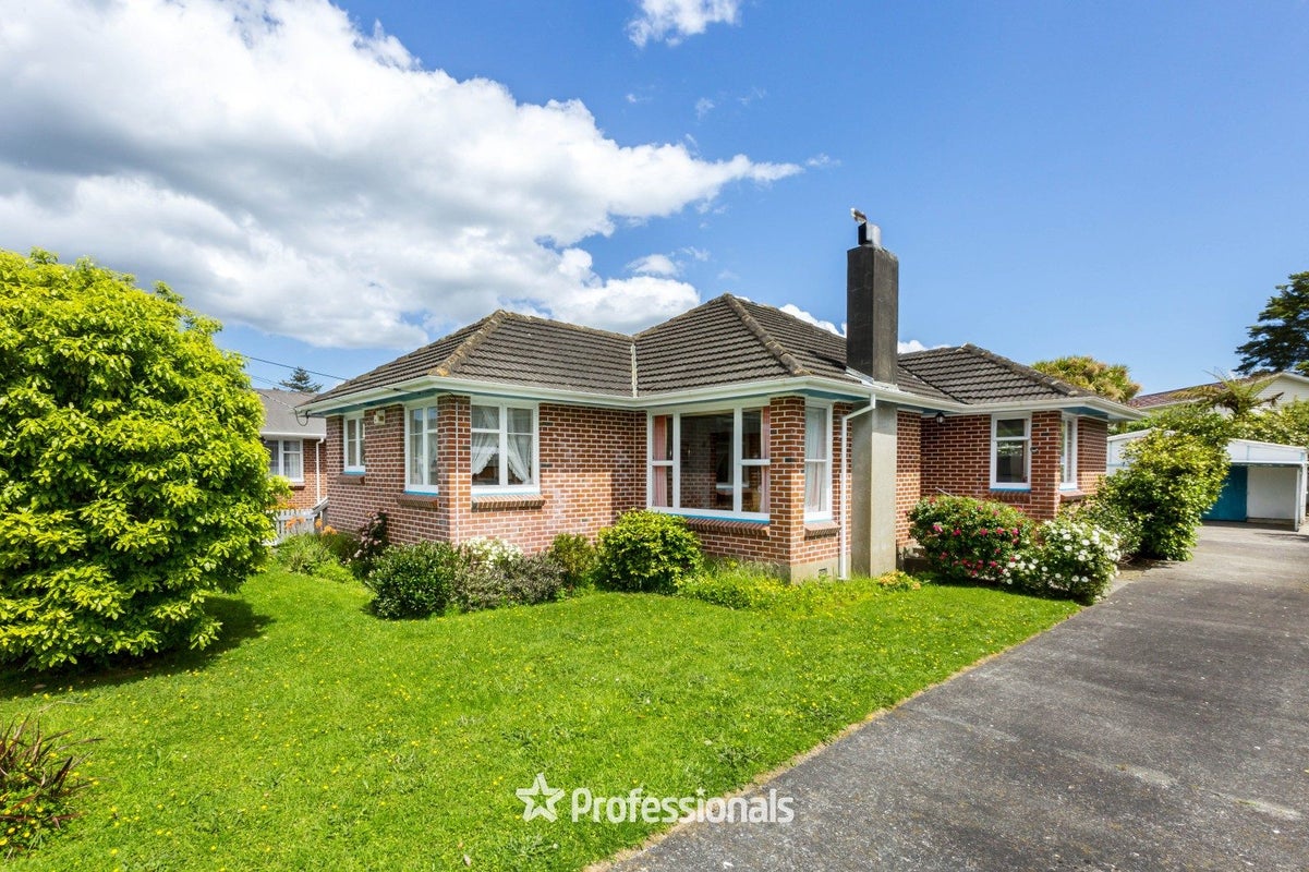 47 Hikurangi Street, Trentham, Upper Hutt - Carousel 1
