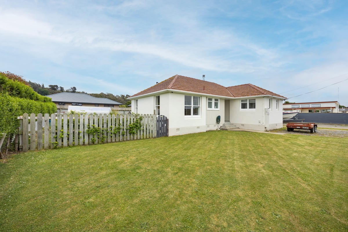 22 Pembroke Street, Oamaru North, Oamaru - Carousel 1