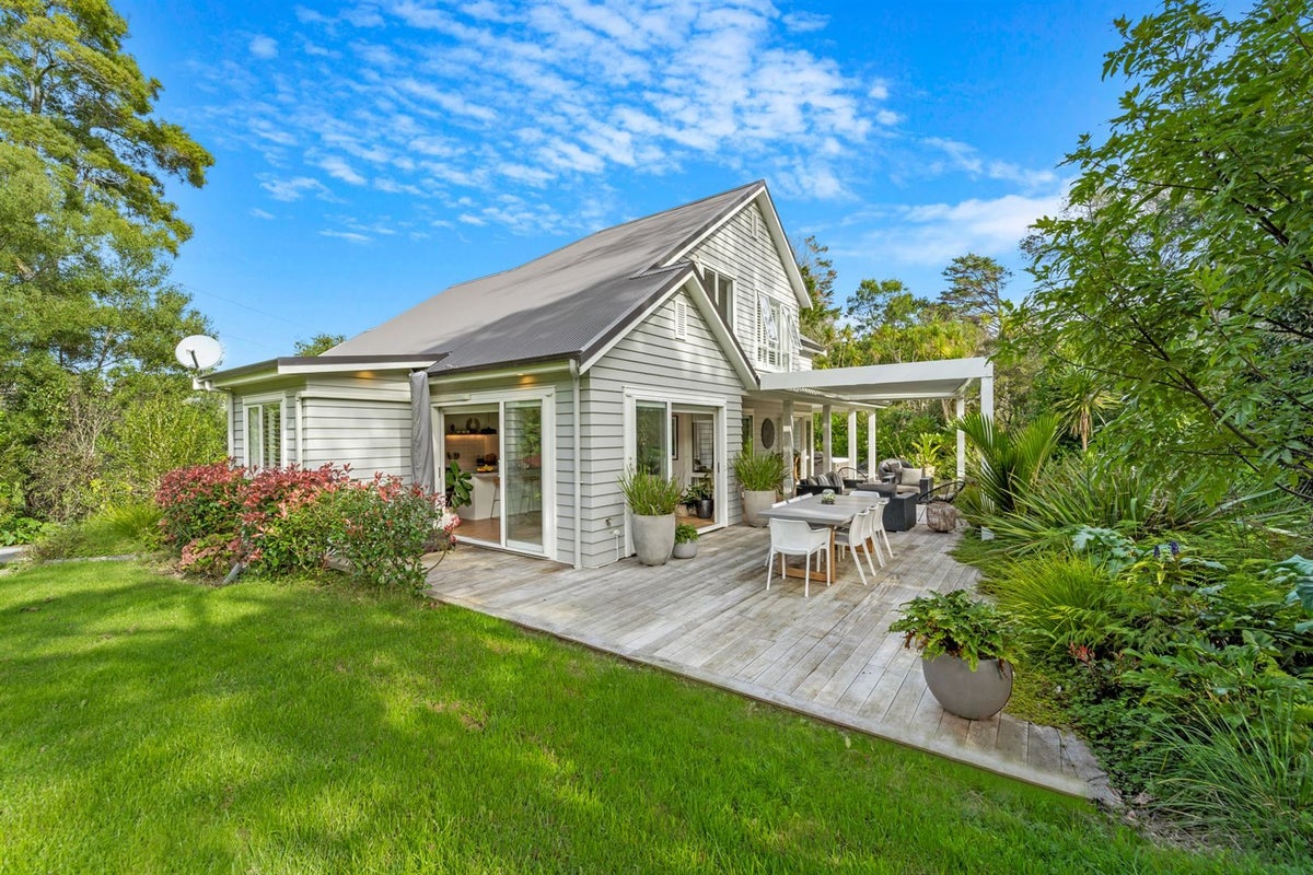 18B Hobbs Road, Matakatia, Whangaparaoa - Carousel 1
