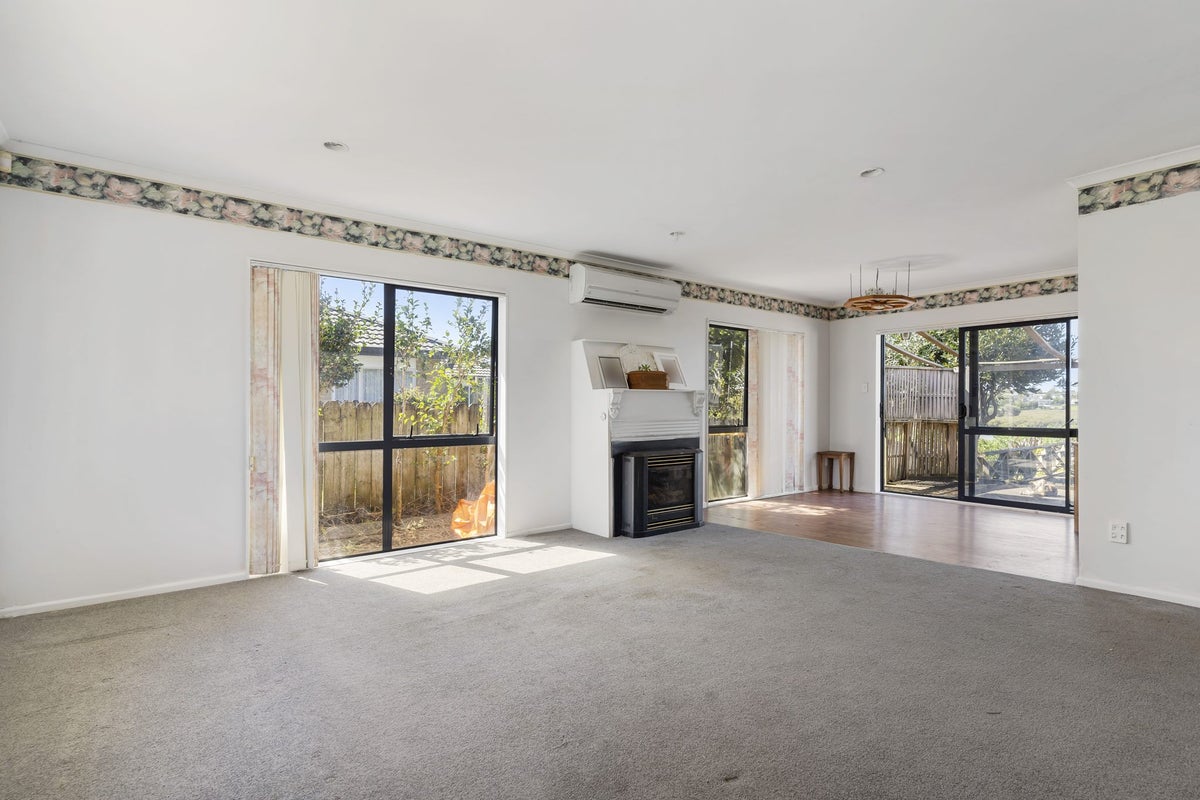 89 Waimahia Avenue, Weymouth, Auckland - Carousel 2