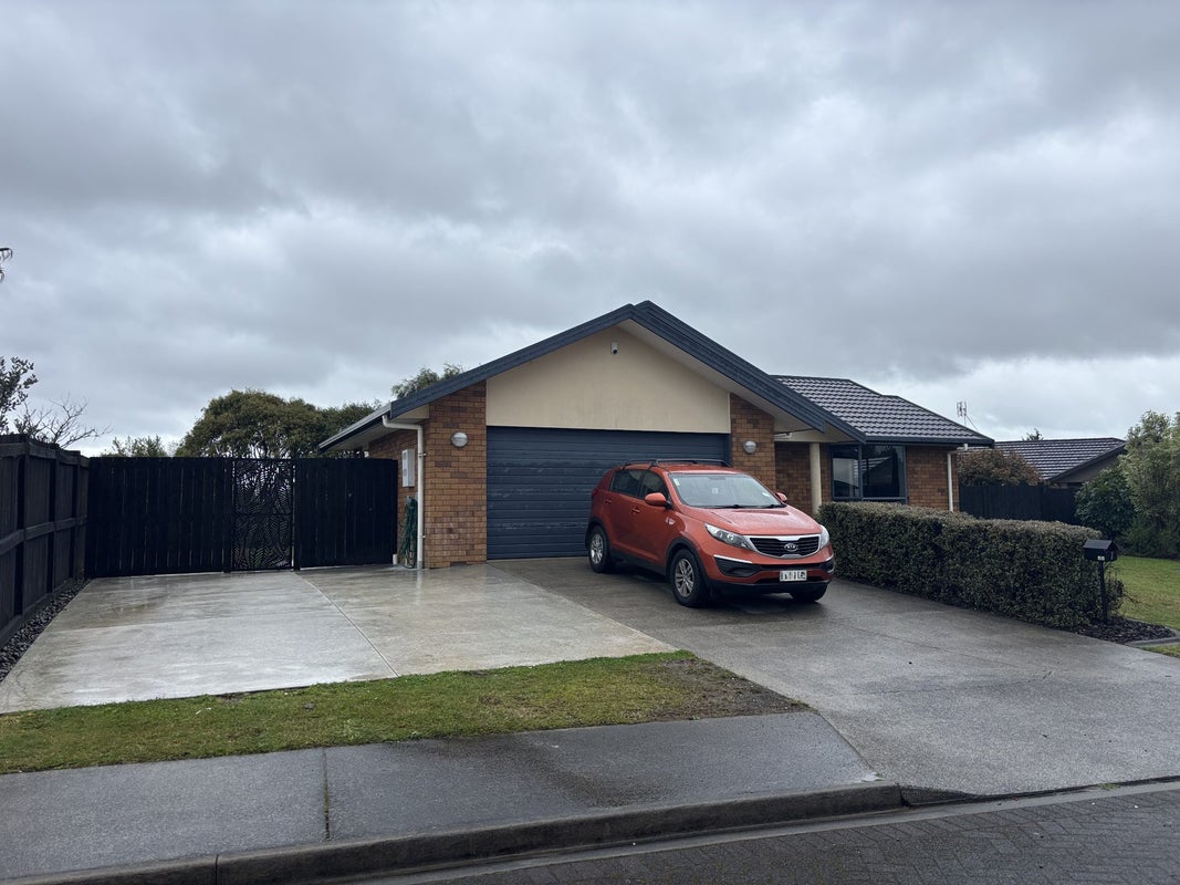 7 Claymore Place, Flagstaff, Hamilton - Carousel 1